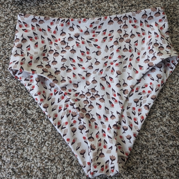 Faithfull The Brand Cream Floral Tulip Swim Set - Picture 3 of 9